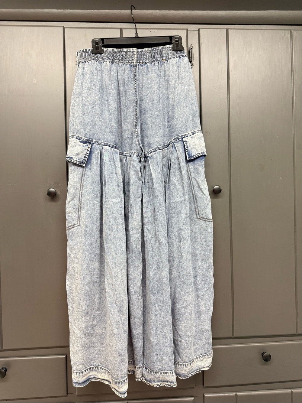 Oli & Hali Light Blue Washed Denim Wide-Leg Maxi Jeans - Picture 3 of 6
